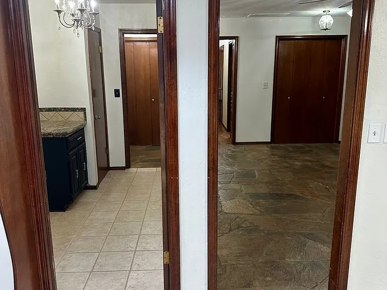 3608 Chatham Ct — Photo 14