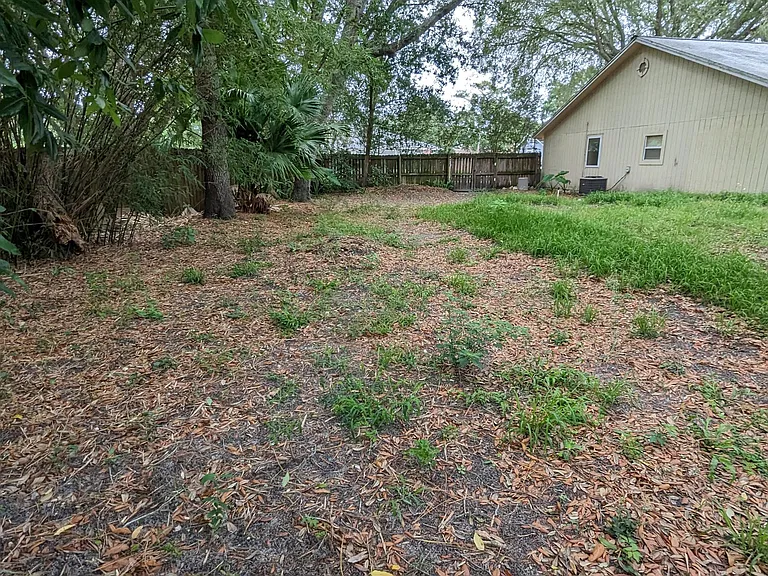 1760 Tiffany Pines Cir W — Photo 31