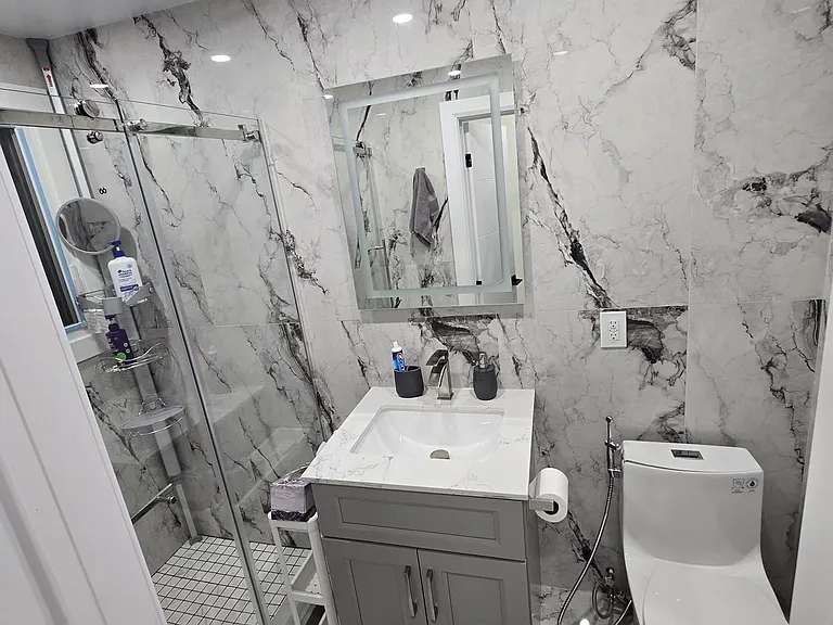 36 Manorglen Cres — Photo 9