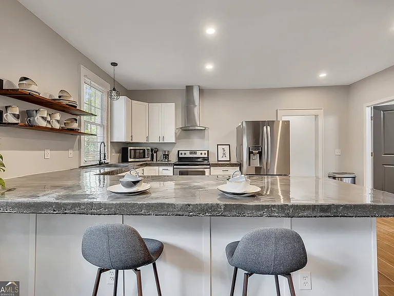 1157 Indale Pl SW — Photo 16