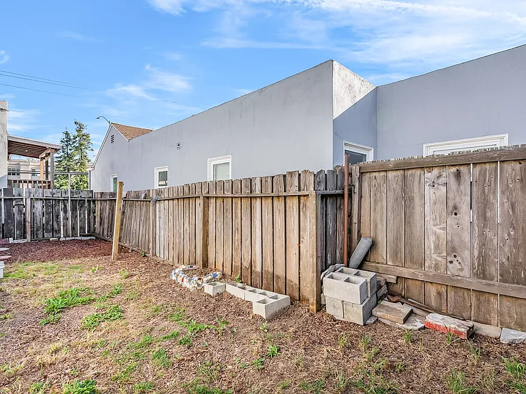 934 Pierce St — Photo 23