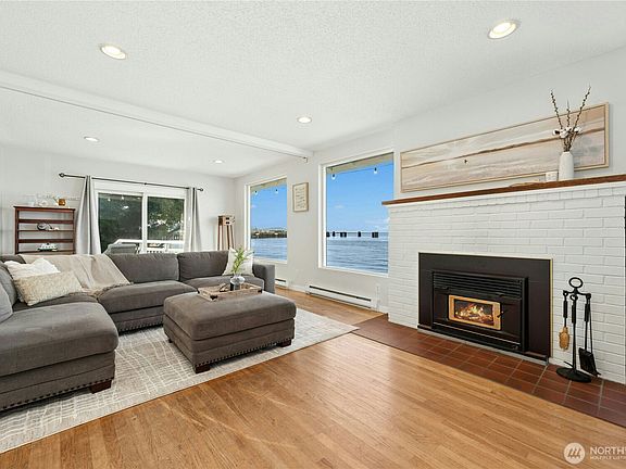 5th image of 10932 Vashon Hwy SW