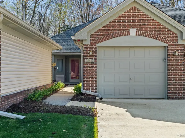 21413 Archwood Cir #27, Farmington, MI 48336