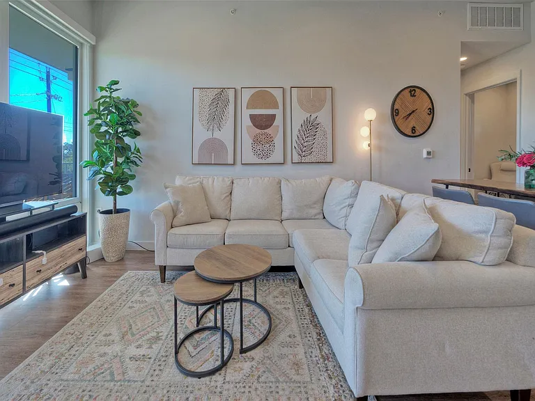 4004 Banister Ln #207 — Photo 8