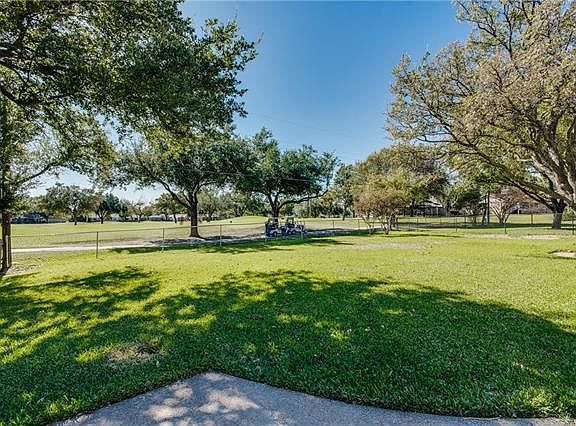 3rd image of 3318 Pebble Beach Dr