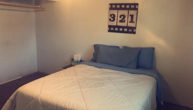 W Jasmine St — Photo 2