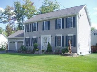 108 Magnolia Dr, Goffstown, NH 03045