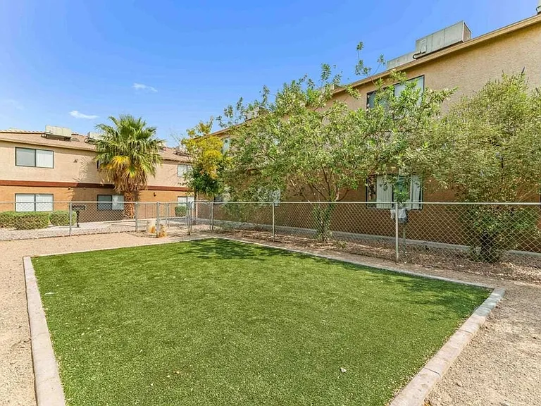 Arcadia Palms — Photo 32