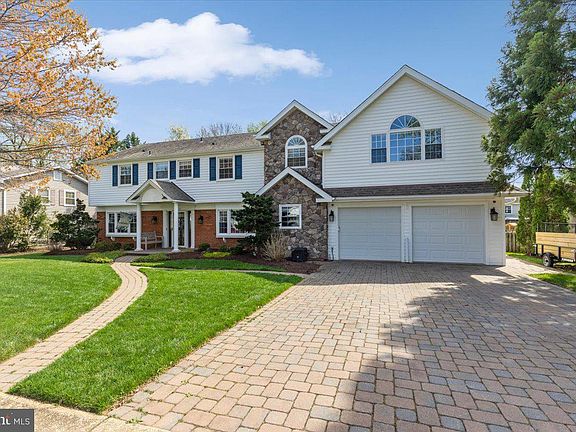 2nd image of 13107 Parson Ln