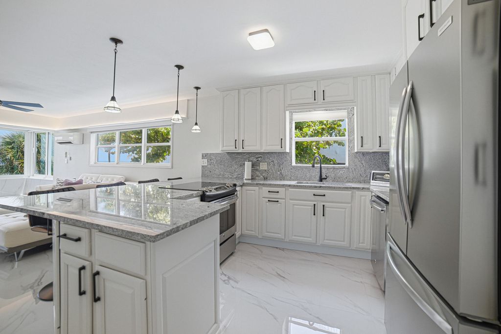 8 Briny Ave APT 206, photo 5