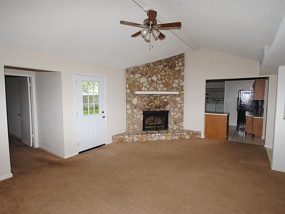 3rd image of 12744 Gathering Oaks Dr