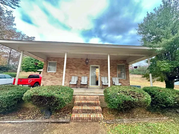 906 Frankfort Rd, Tuscumbia, AL 35674