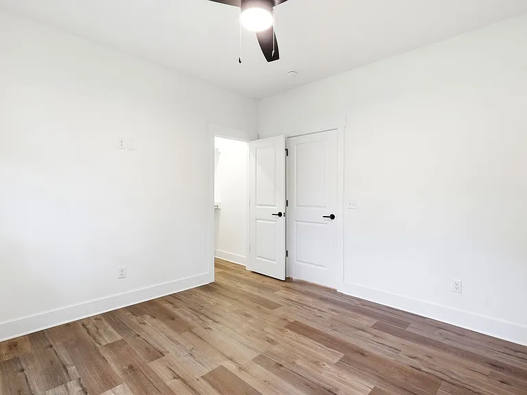 213 Myrtle Ave — Photo 37