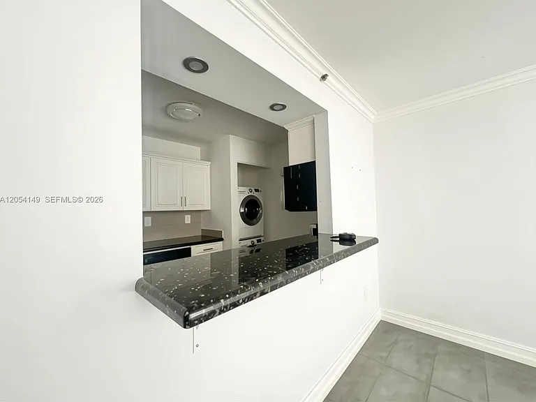 2457 Collins Ave #402 — Photo 11
