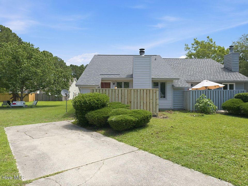 1st image of 23a Masters Court Drive