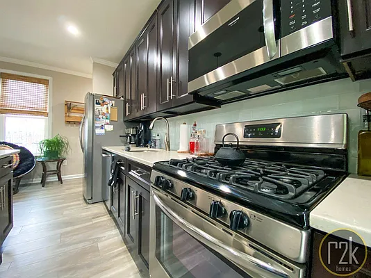 Rented by Realty 2000 Corp | media 33