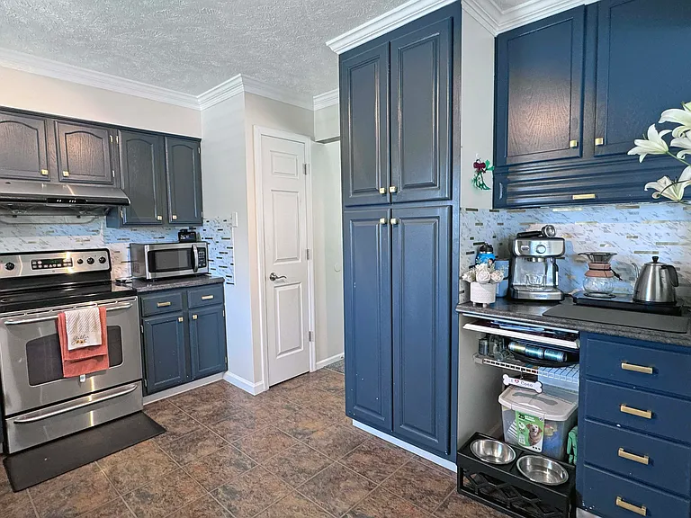 13327 Hascall St — Photo 16