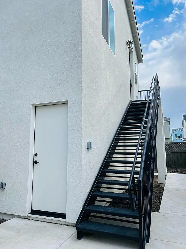 2976 Ellis Town Dr — Photo 2