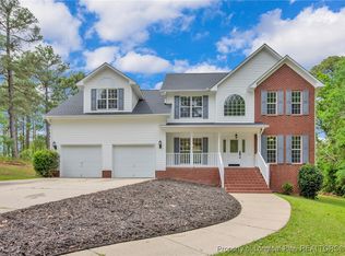 569 Yorkshire Dr, Cameron, NC 28326