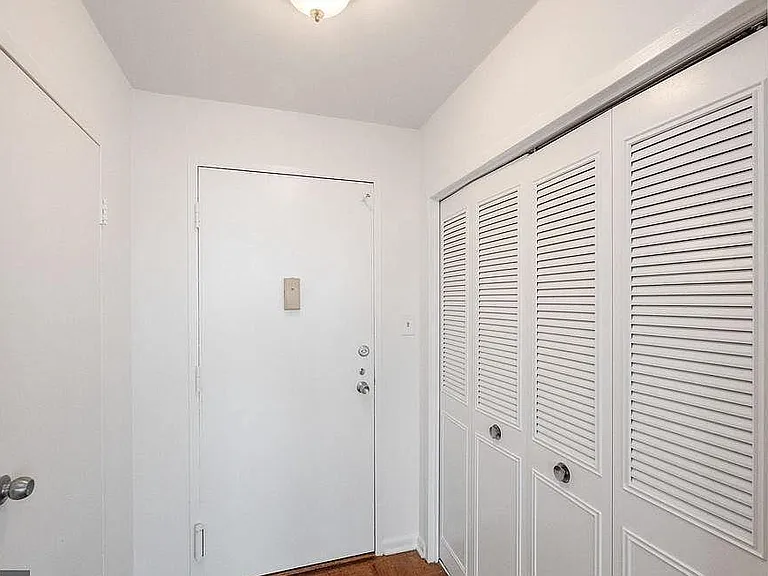 10401 Grosvenor Pl #1427 — Photo 24