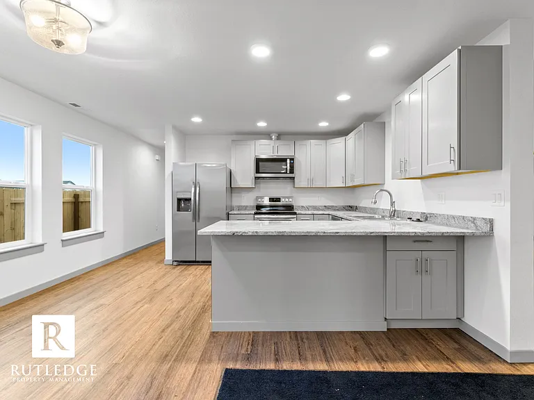 330 Beechwood Way — Photo 4