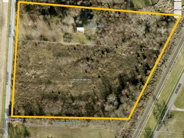 226 S 3rd St, Cardington, OH 43315