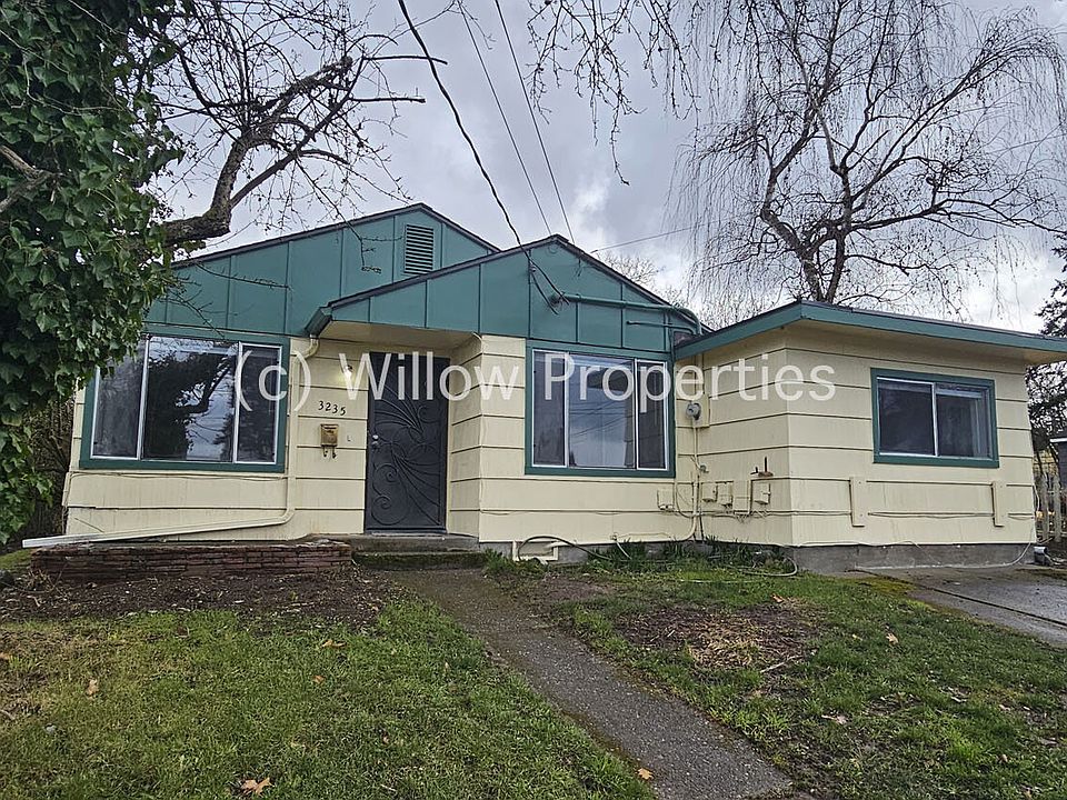 1st image of 3235 S Thompson Ave