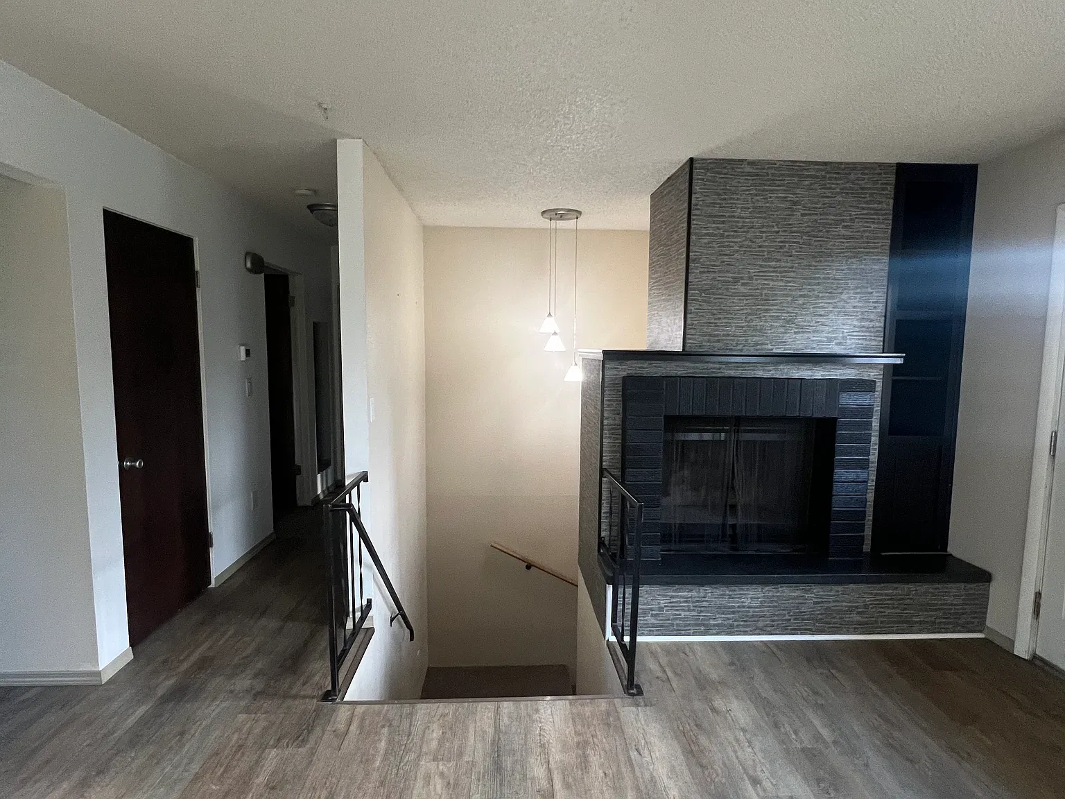 3 bed, 1600 sqft, $2,100 — Photo 4