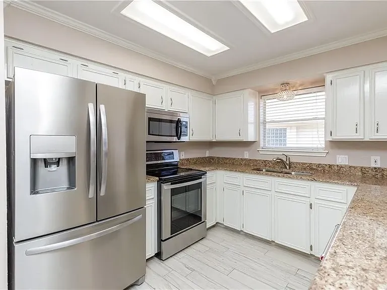 14882 Highland Mist Dr — Photo 40