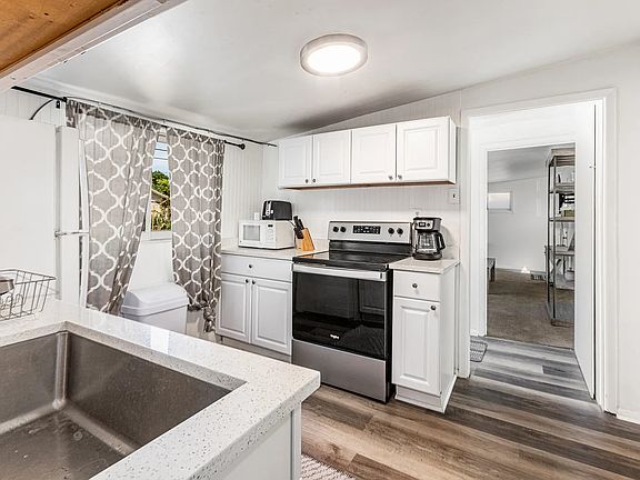 5th image of 159 E Utopia Ave