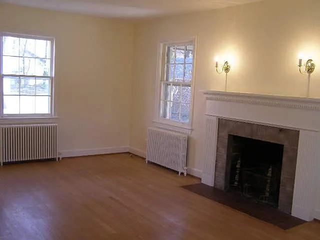 435 N Monroe Street — Photo 4