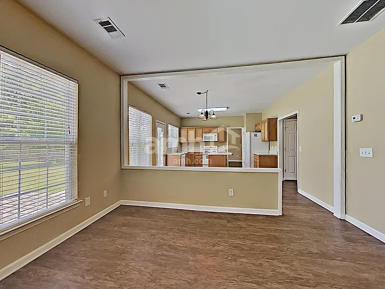 2251 Monthemer Cv — Photo 5
