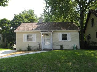 1122 Emerald Ave NE, Grand Rapids, MI