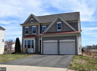 3395 Oakham Mount Dr, Triangle, VA 22172