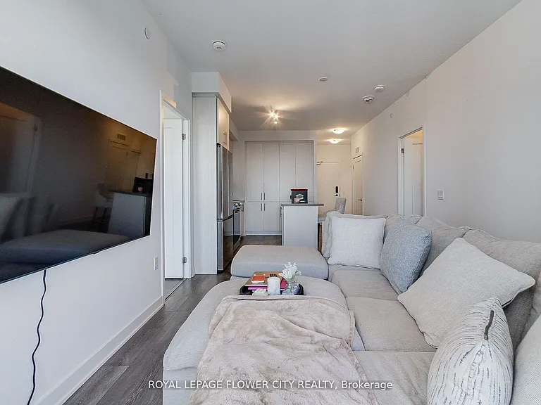 95 Oneida Cres #2305 — Photo 6