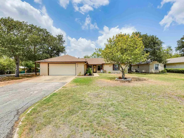 1012 Highland Drive, Highland Haven, TX 78654