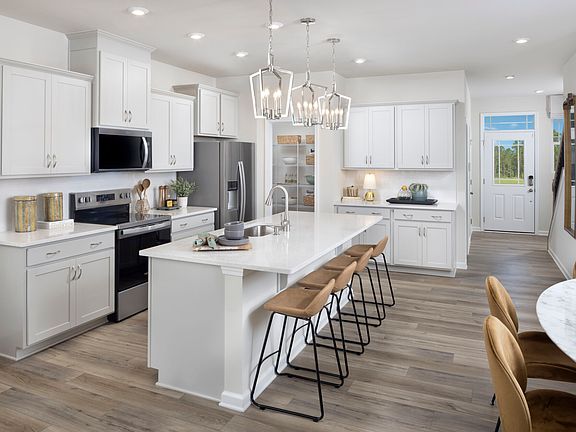 Photo representation of the Sierra plan. Colors, finishes and options will vary.