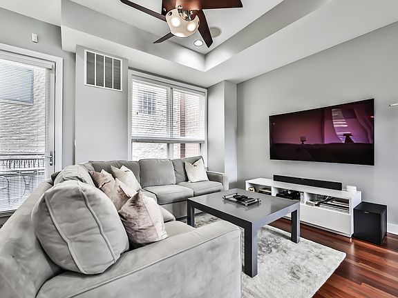 5th image of 1024 W Newport Ave #1024