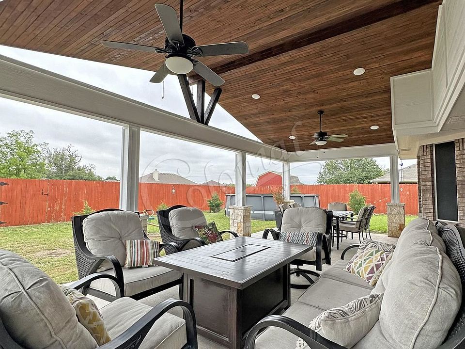 upper_ridge_back_patio_1