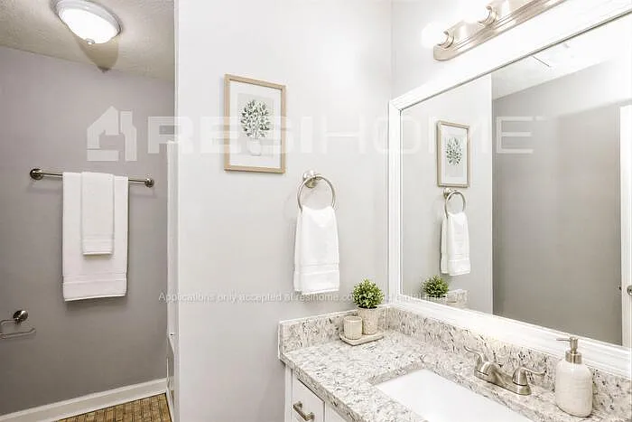 1546 Thornwood Ct — Photo 12