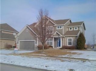 1413 Rock Creek Dr, Lansing, KS 66043