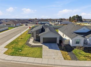 10723 W Garganey Dr, Star, ID 83669