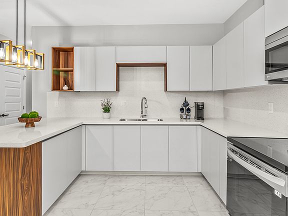 4th image of 900 Hidden Hills St #3