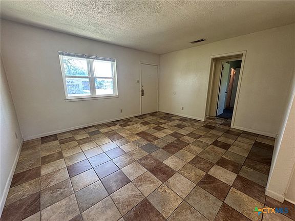 4th image of 1203 Willow Springs Rd