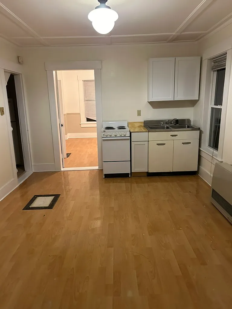 1 bed, $900 — Photo 3