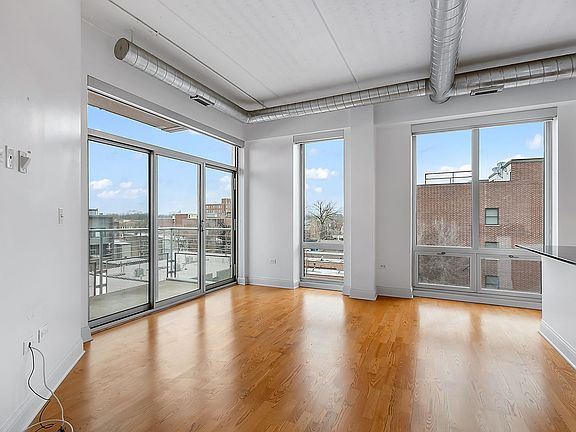 5th image of 4846 N Clark St APT 402N