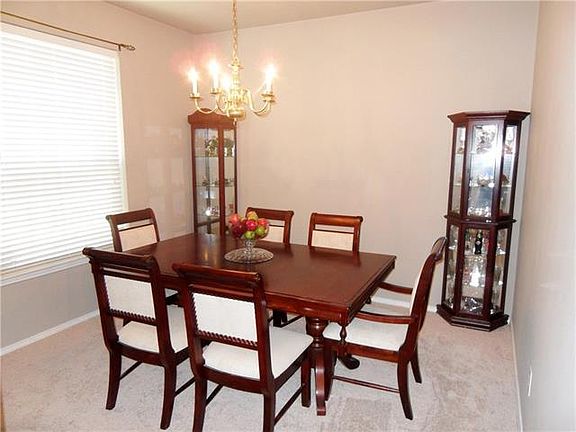 3rd image of 1589 Mahogany Dr
