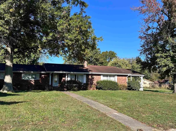 1019 Election Dr, Benton, IL 62812