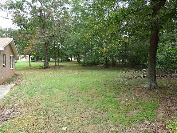 3rd image of 3963 Countryside Ln