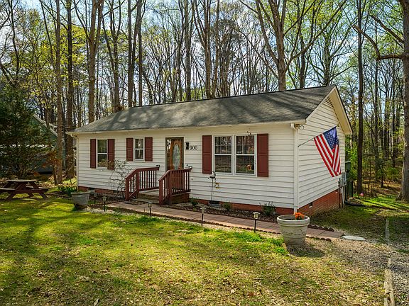 2nd image of 900 Cricket Knoll Rd